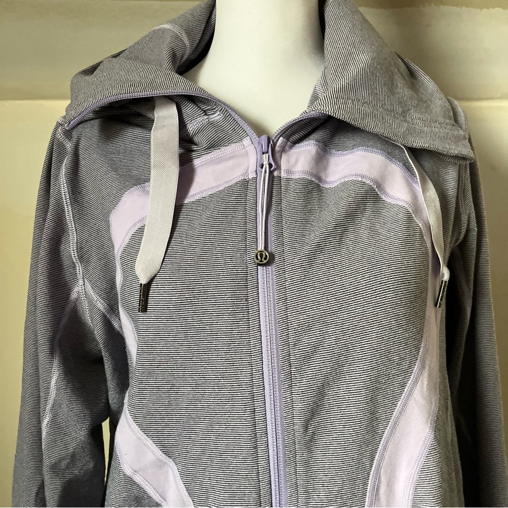 Lululemon Stride Jacket Brushed in Lilac Heathered
Coal Wee Stripe Lilac size 12 - Picture 4 of 12